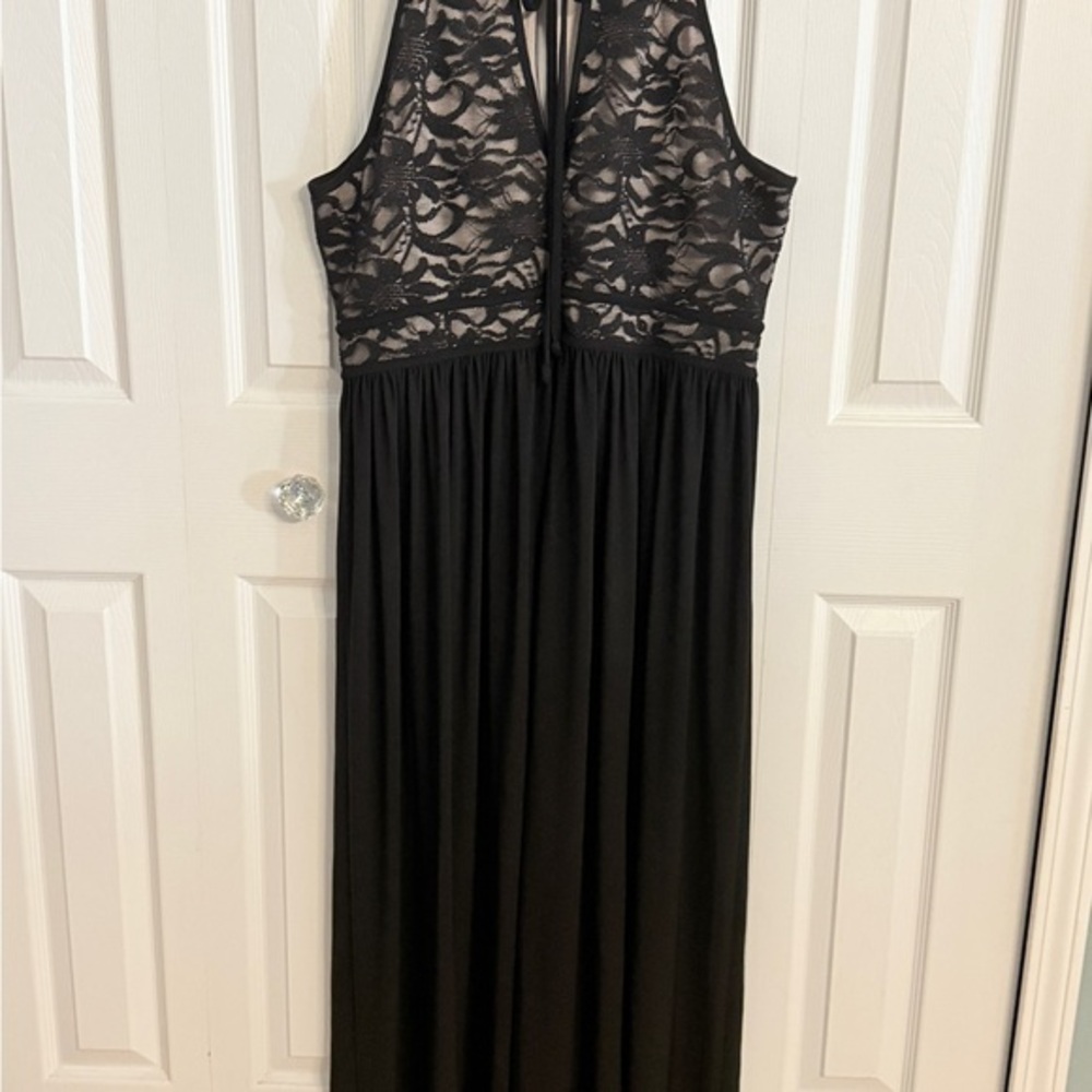 Night Way Collections Elegant Black Keyhole Gown Sz 6/8 CB